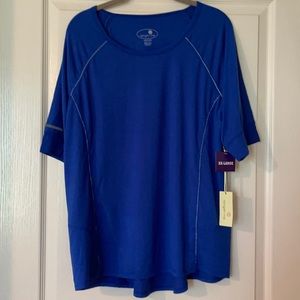 Women’s workout tee